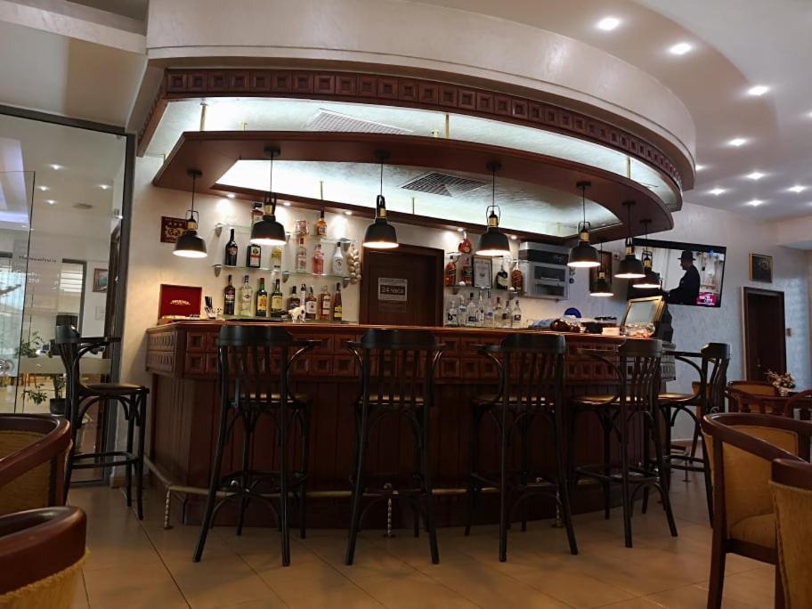 Terra Europe Brontes Hotel 타르고비쉬테 외부 사진