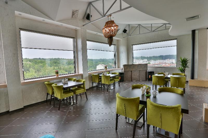 Terra Europe Brontes Hotel 타르고비쉬테 외부 사진