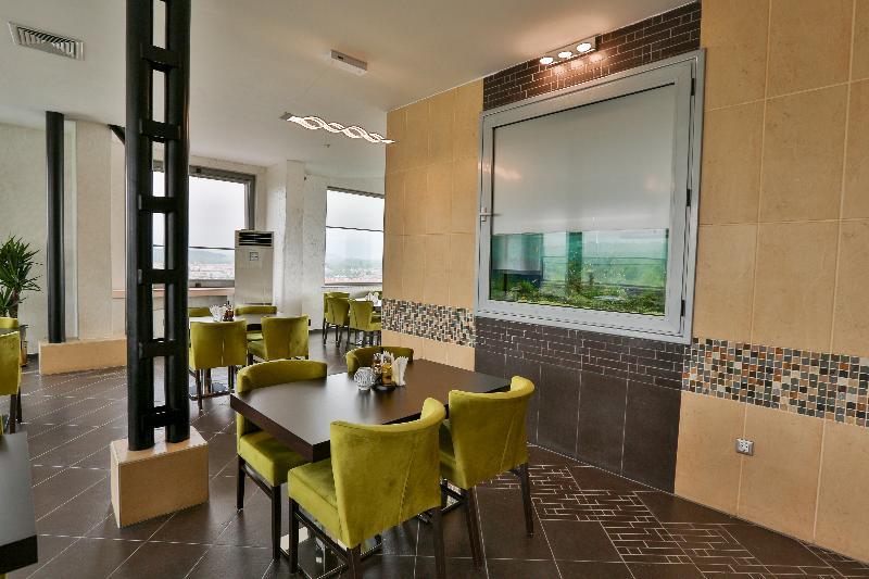 Terra Europe Brontes Hotel 타르고비쉬테 외부 사진